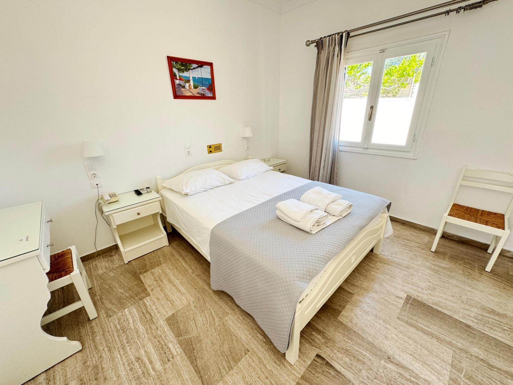 Irene Hotel - Beachfront Páros Dış mekan fotoğraf