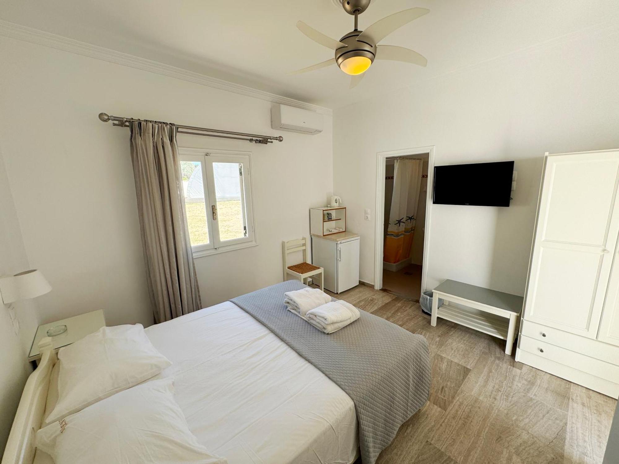 Irene Hotel - Beachfront Páros Dış mekan fotoğraf